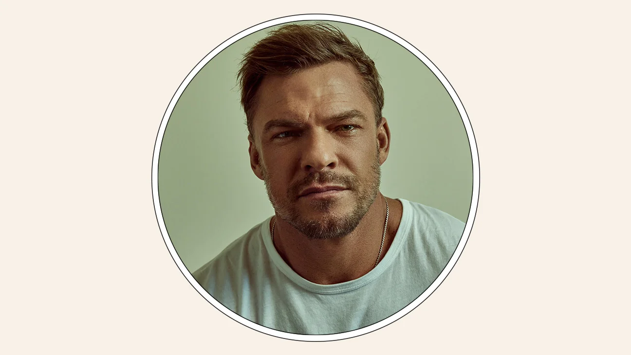 Alan Ritchson firma acuerdo de desarrollo de series con Amazon MGM Studios