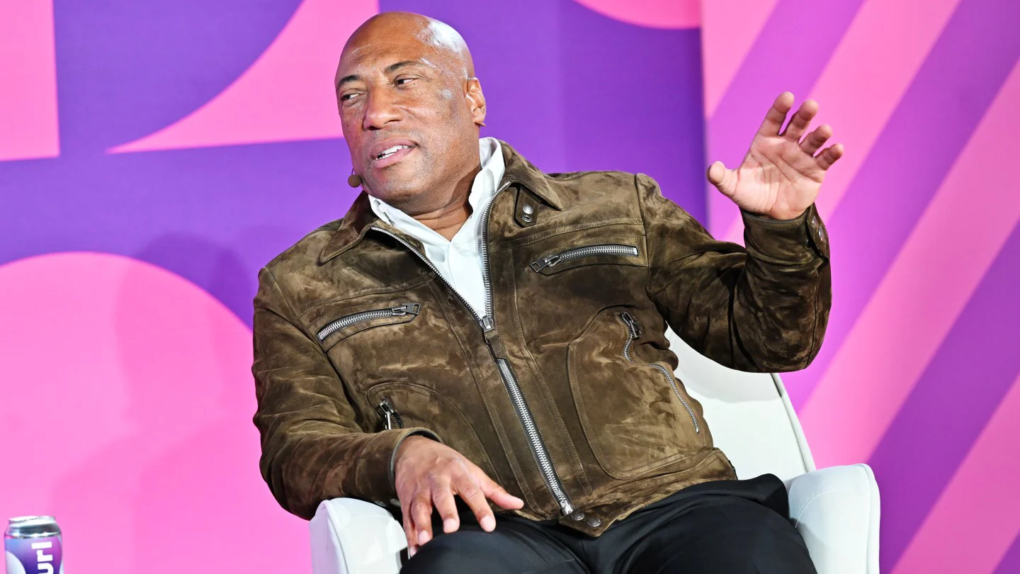 CBS reporta ganancias tras cancelar el 'Late Show' y arrendar horario a Byron Allen
