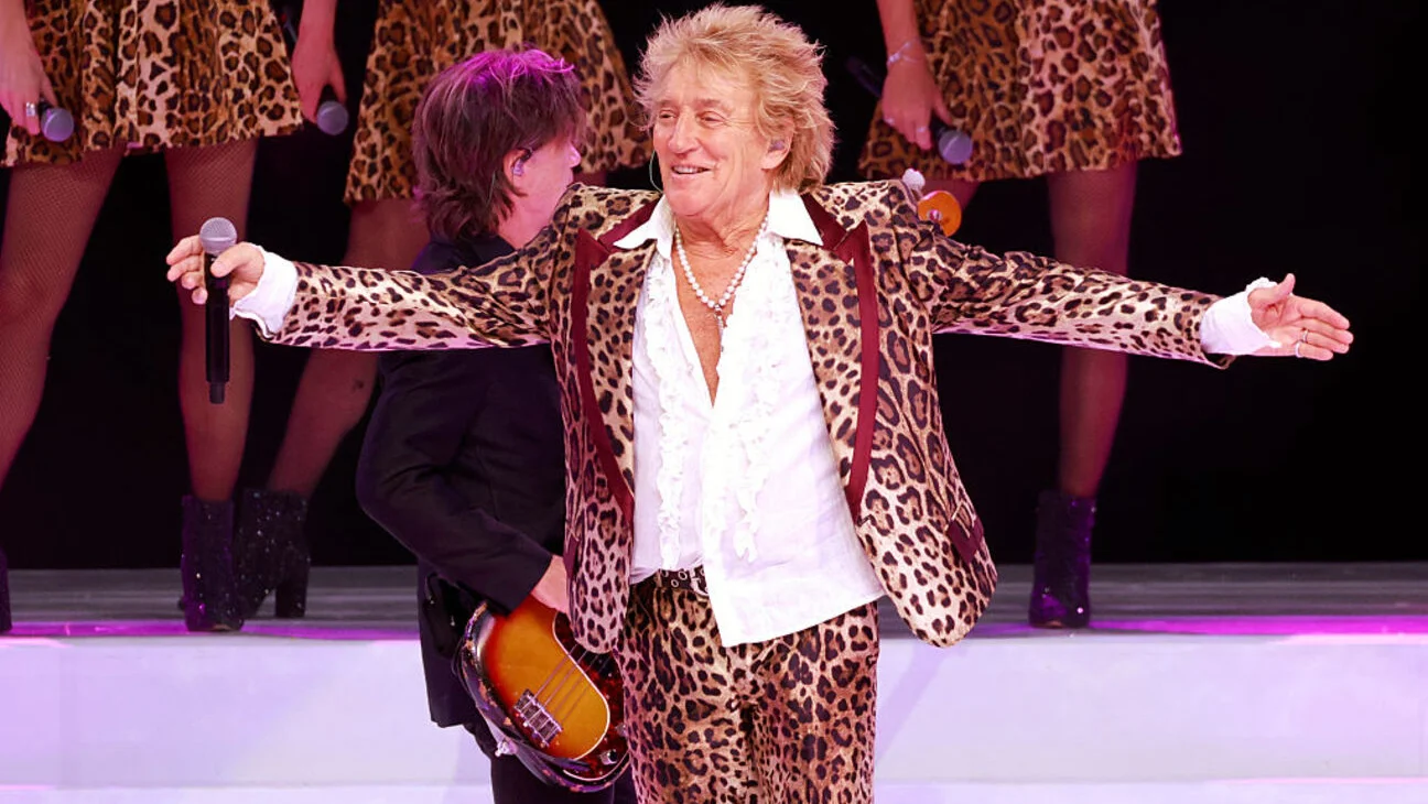 Watch 'Forever Young: A Grammy Salute to Rod Stewart Live' Online Free