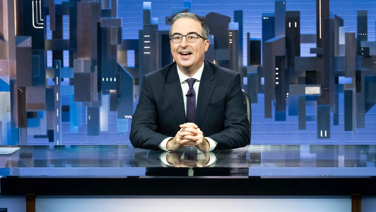 John Oliver critica planes de remodelación de Trump y contradicciones sobre costos