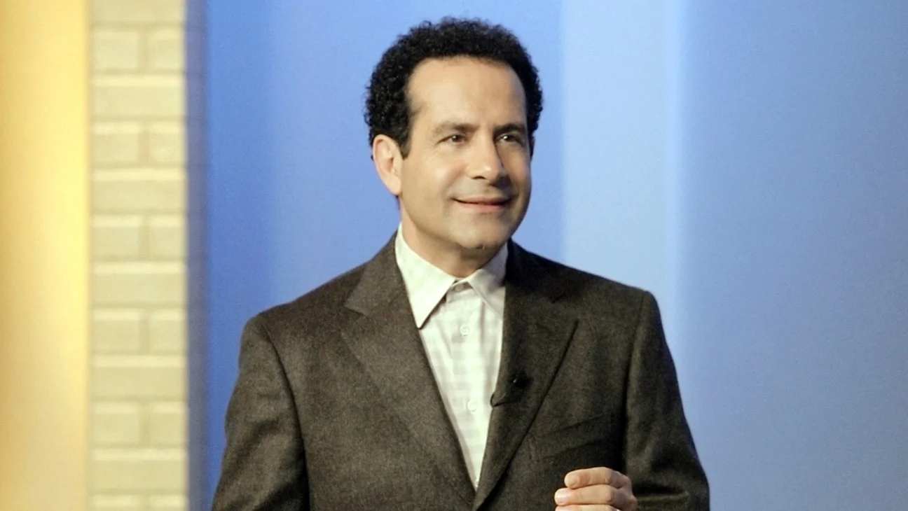 Tony Shalhoub se une al reparto de la serie 'Einstein' de CBS