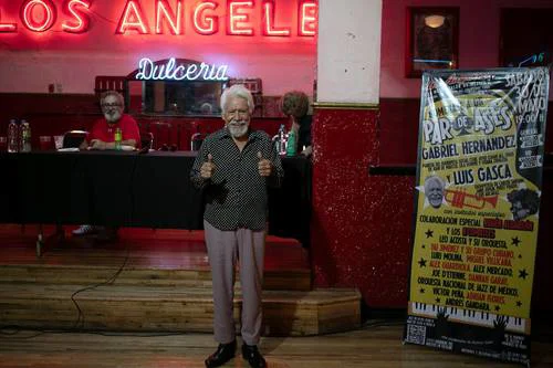 Homenajean a Luis Gasca y Gabriel Hernández en el Salón Los Ángeles