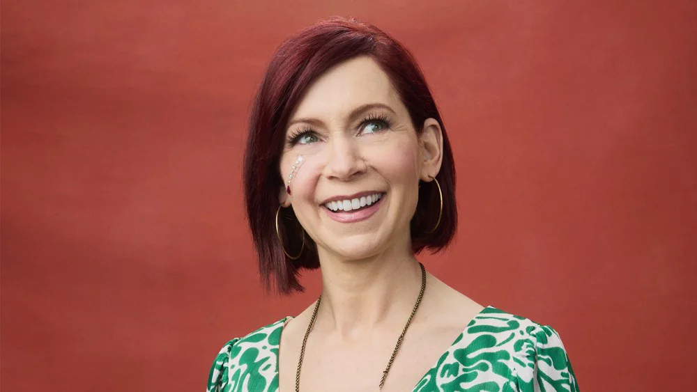 Carrie Preston revela que los bolsos de 'Elsbeth' le causaron lesiones y requirieron terapia física