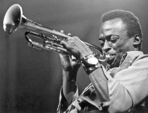 Conmemoran centenario del nacimiento de Miles Davis