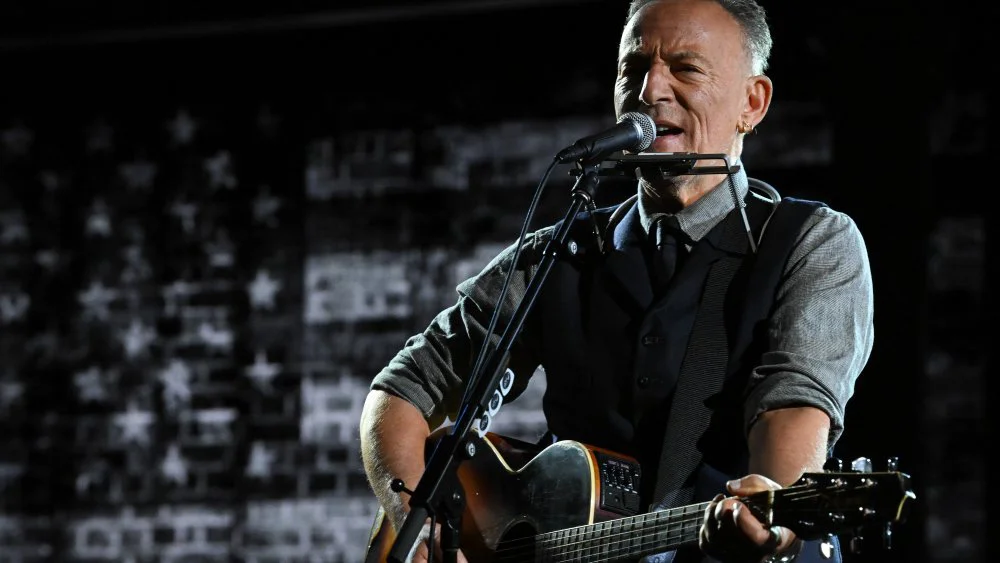 Bruce Springsteen critica a Trump y a los hermanos Ellison en el penúltimo programa de Stephen Colbert
