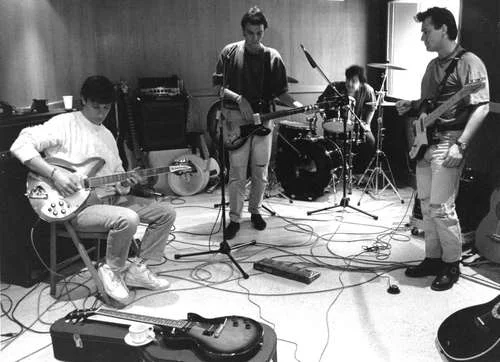 Hombres G presenta documental biográfico 'Los mejores años de nuestra vida'