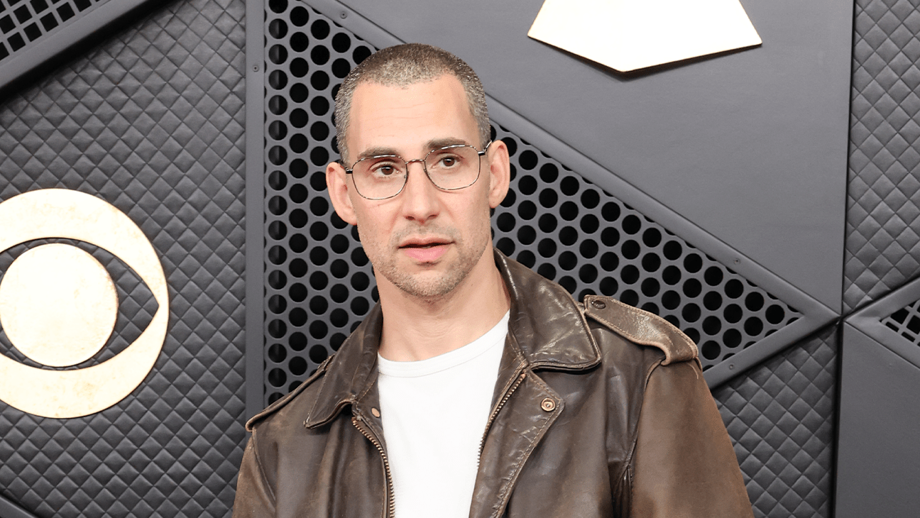 Jack Antonoff critica a creadores de música con IA como 'prostitutas sin Dios'
