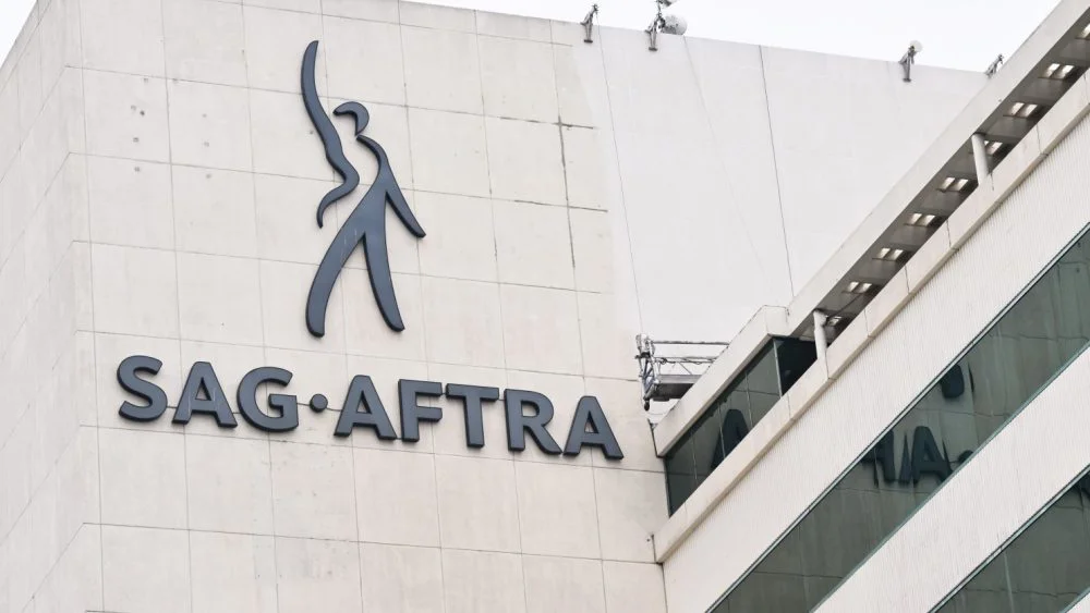 SAG-AFTRA alcanza acuerdo tentativo con estudios de Hollywood para nuevo contrato