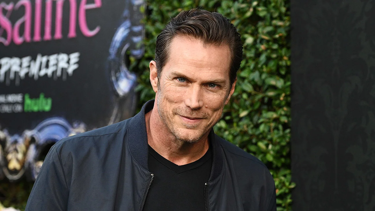 Jason Lewis se muda a Costa Rica para escribir saga de fantasía de nueve libros