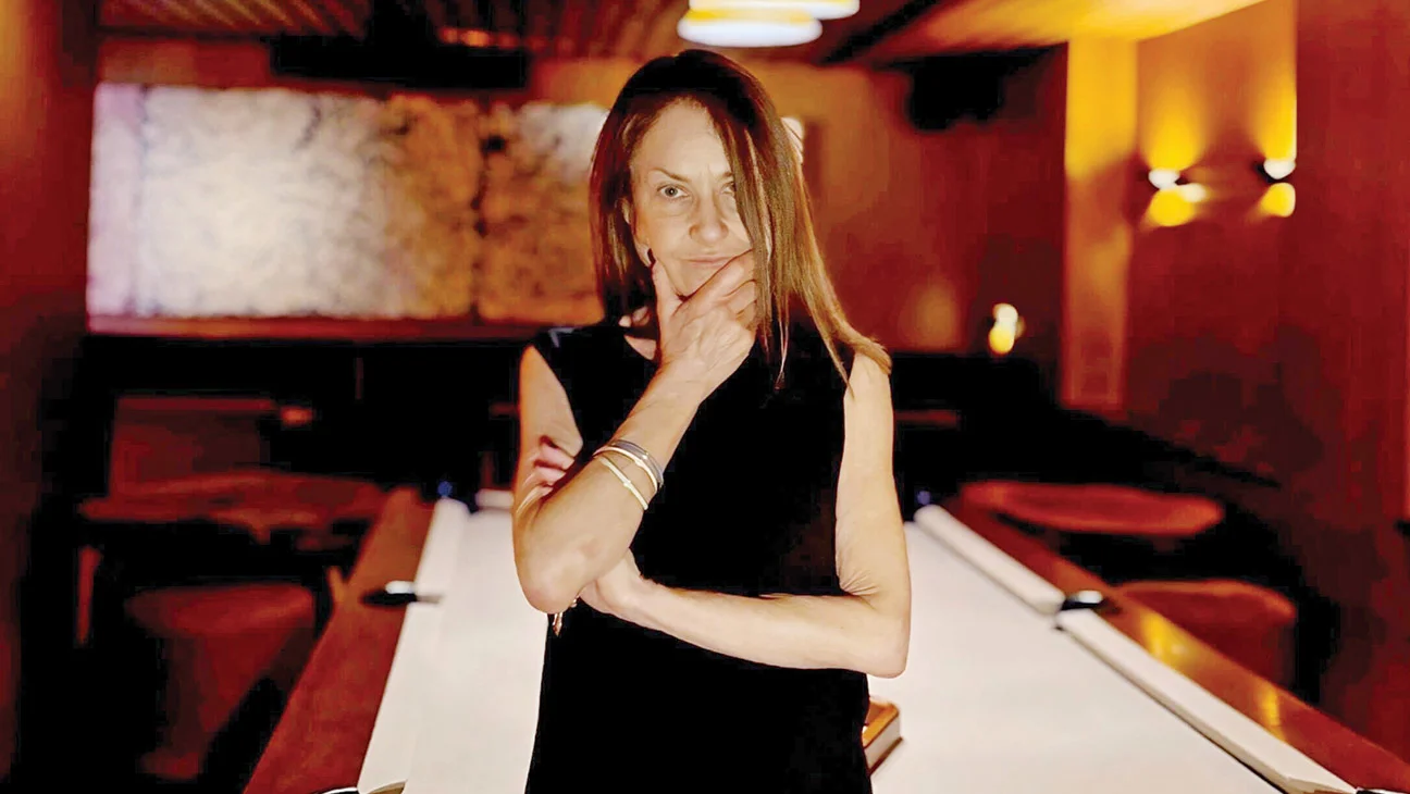 Directora de San Vicente Clubs expulsa a miembro por acosar a VIP y amonesta a otros por sexo en baños