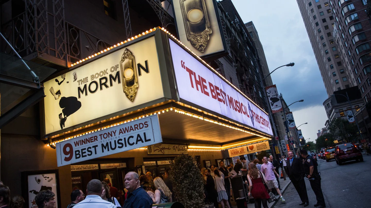 Incendio en teatro de Broadway cancela funciones de The Book of Mormon hasta el 17 de mayo