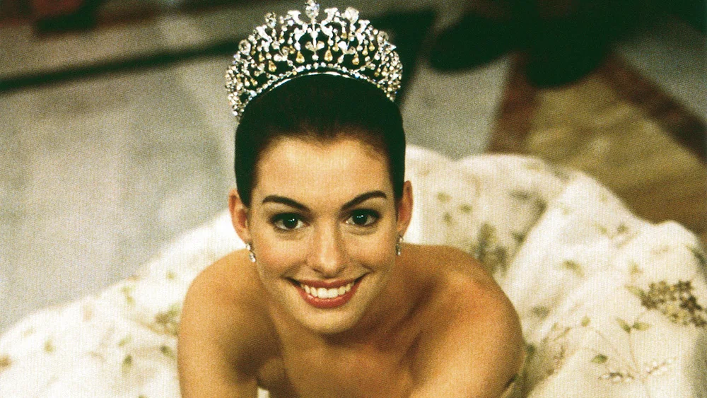 Adele Lim confirma avances de 'Princess Diaries 3' con Anne Hathaway como Reina de Genovia