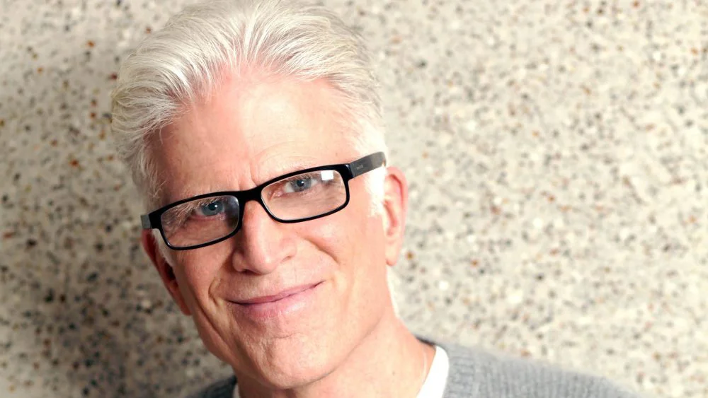 Ted Danson se une a Elizabeth Banks en comedia sin título de Apple TV