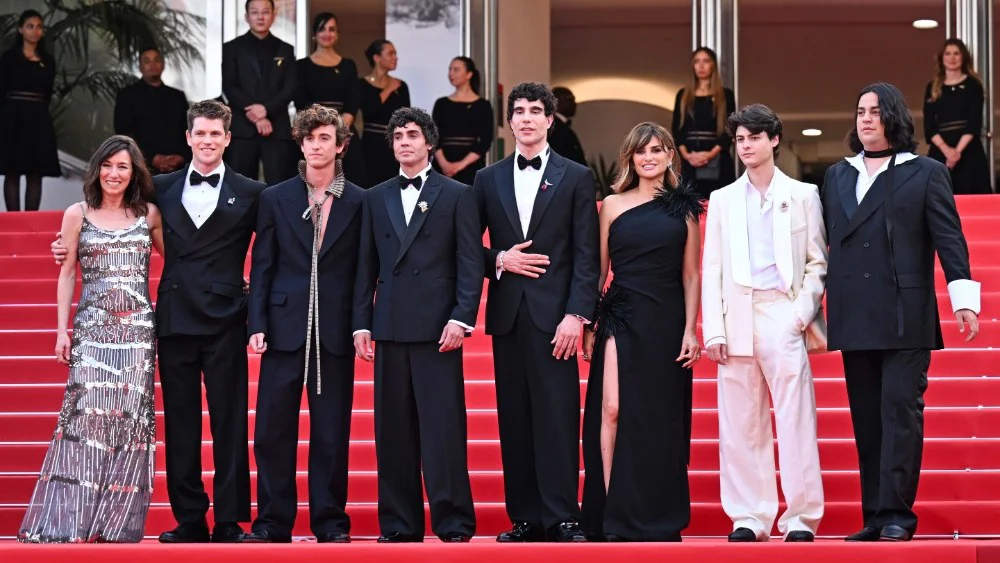 'The Black Ball' de Los Javis recibe ovación de 16 minutos en su estreno en Cannes