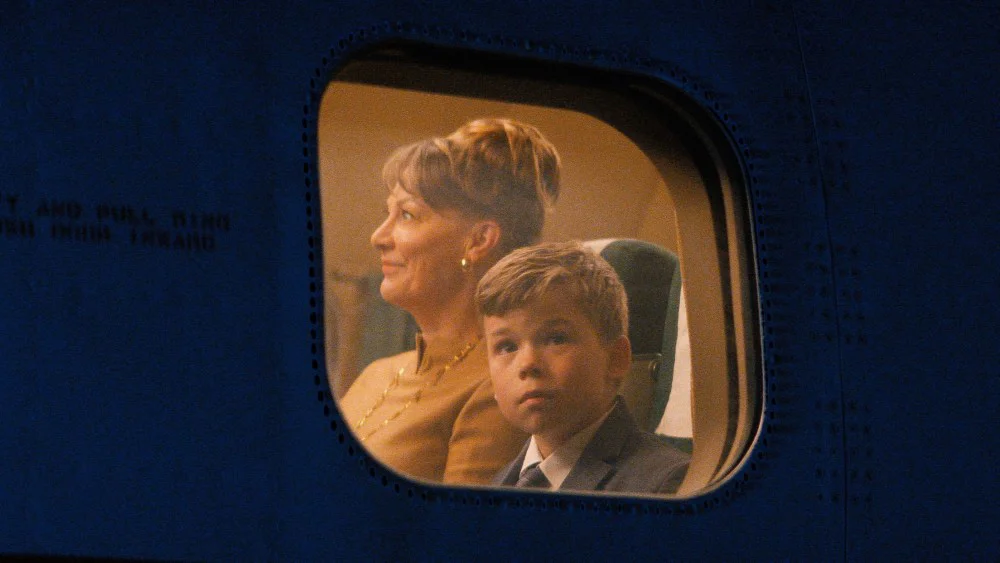 John Travolta estrena en Cannes su película 'Propeller One-Way Night Coach'
