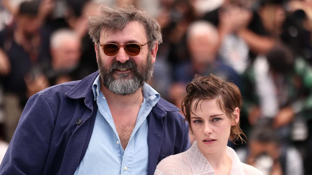 Kristen Stewart y Woody Harrelson reciben ovación de cinco minutos en Cannes por 'Full Phil'