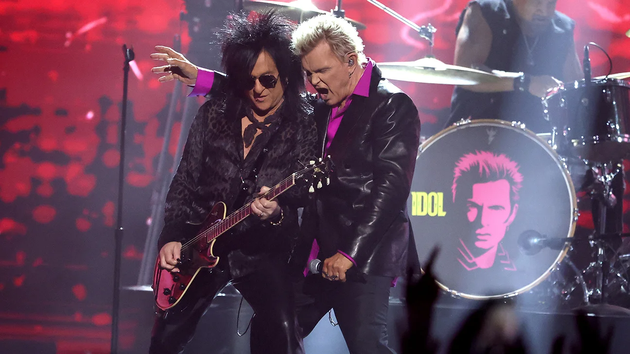 Billy Idol recibe premio a la trayectoria y actúa en los AMAs 2026