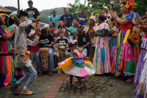 Celebra Portobelo séptima edición del Festival de la Pollera Congo
