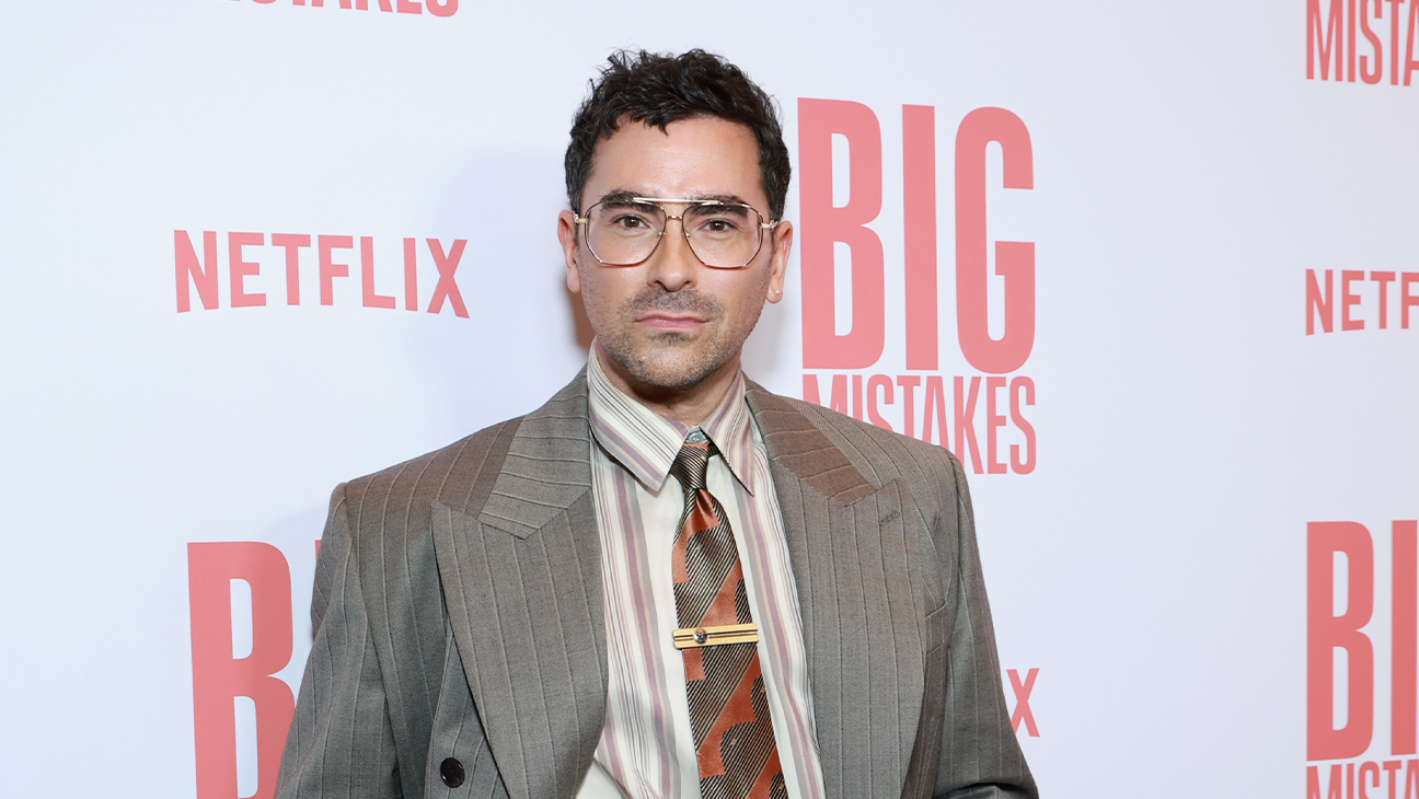 Dan Levy revela que usó azúcar glas para simular consumo de cocaína en 'Big Mistakes'