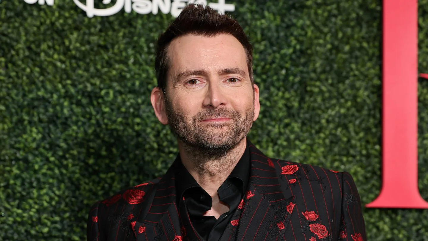 David Tennant analiza el sistema de clases y la rivalidad en la segunda temporada de 'Rivals'