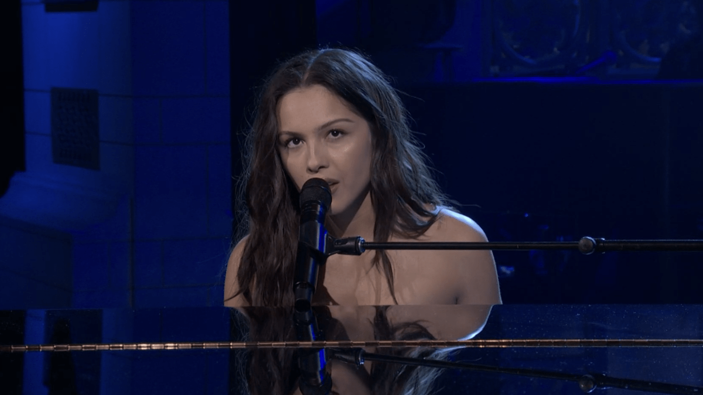 Olivia Rodrigo debuta como anfitriona e invitada musical en SNL con temas de su nuevo álbum