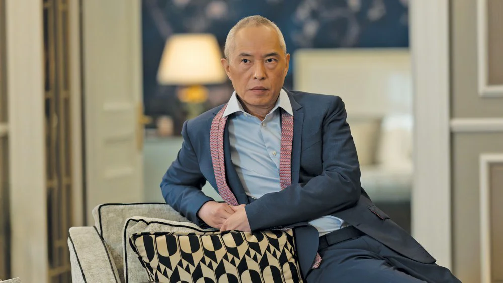 Ken Leung analiza la evolución de Eric Tao y su relación paternal con Harper en la cuarta temporada de 'Industry'