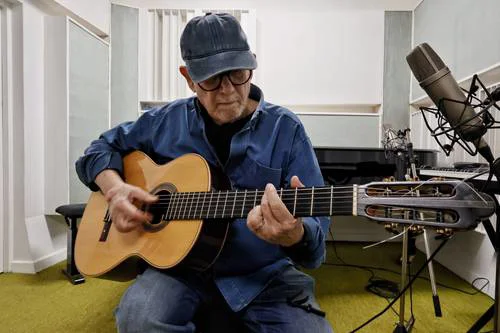Silvio Rodríguez anuncia versión de 'Sueño con serpientes' con Chico Buarque