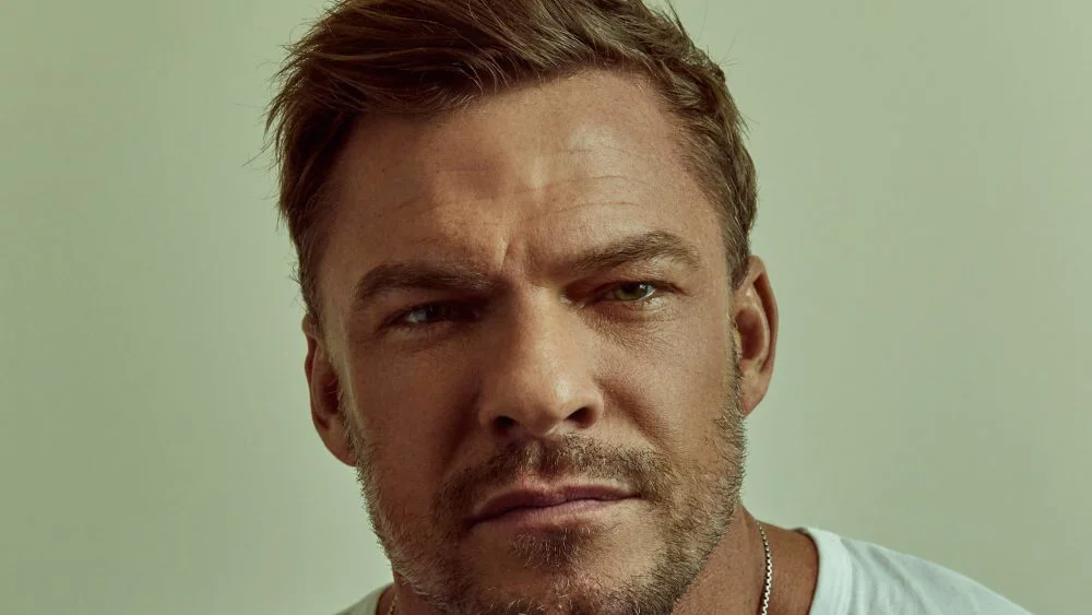 Alan Ritchson firma acuerdo de desarrollo televisivo con Amazon MGM Studios