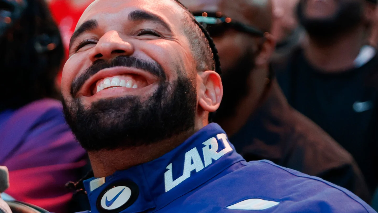 Drake establece récord histórico con 42 canciones en el Hot 100 y supera a Michael Jackson