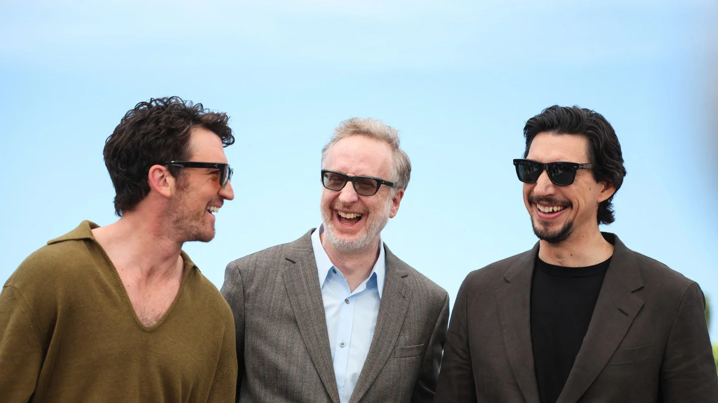 James Gray intenta videollamada fallida a Scarlett Johansson durante ovación en Cannes