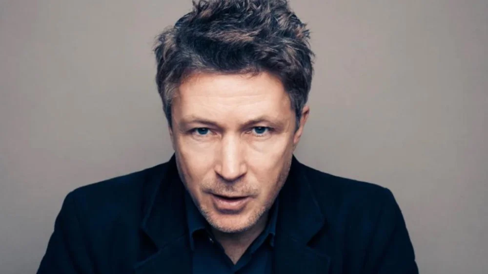 Aidan Gillen critica el exceso de contenido televisivo y lamenta la simplificación del drama