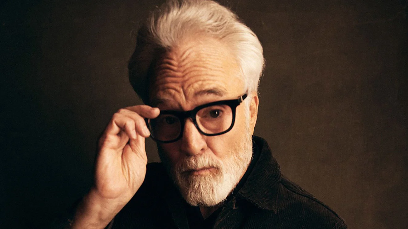Bradley Whitford habla sobre unirse a series exitosas y su ascenso en 'The Diplomat'