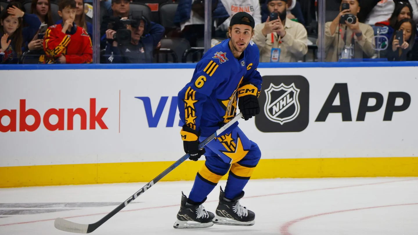 Justin Bieber anuncia la primera selección de los Toronto Maple Leafs en el Draft de la NHL 2026