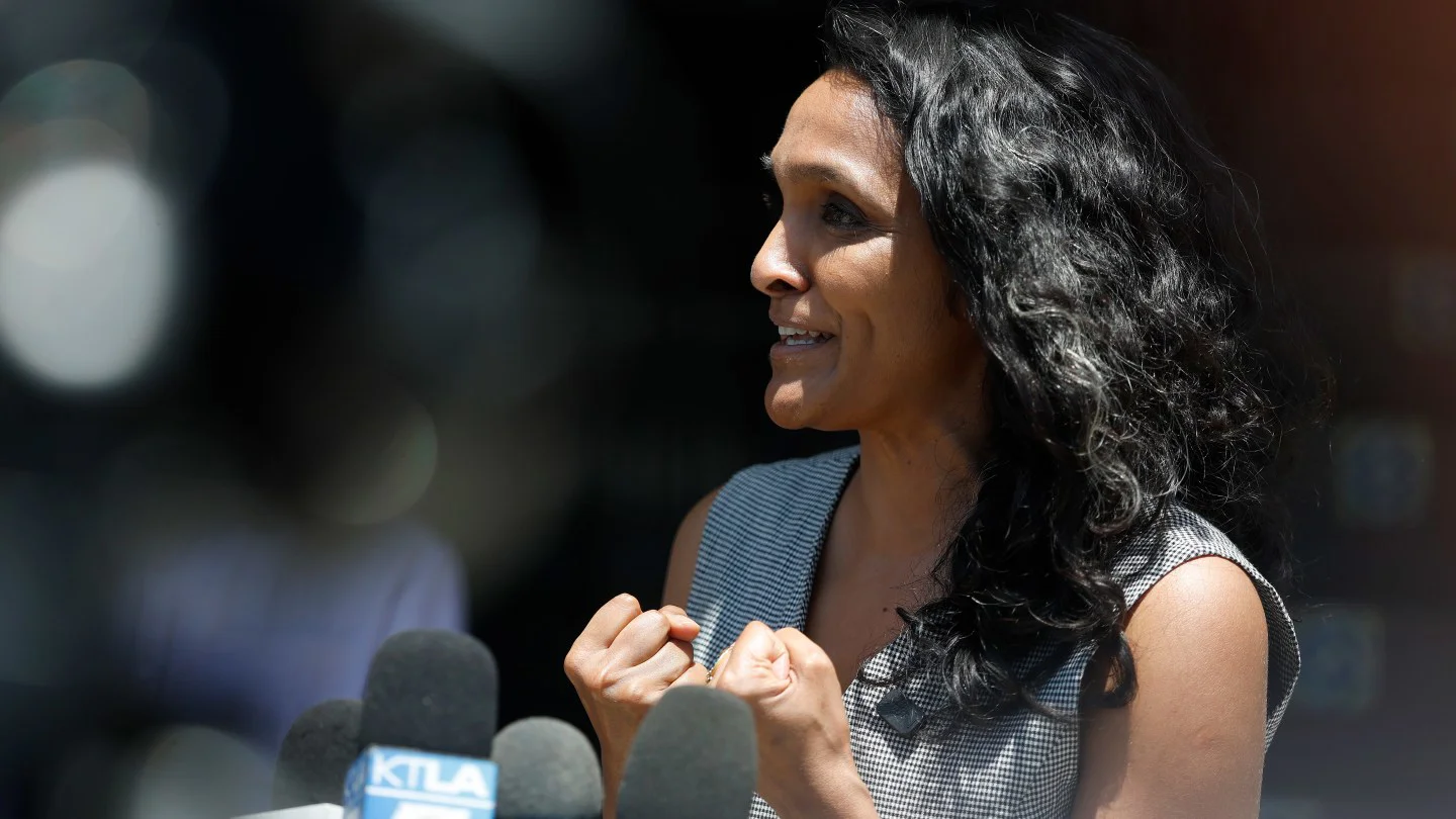 Nithya Raman reduce ventaja de Spencer Pratt en recuento para alcaldía de Los Ángeles
