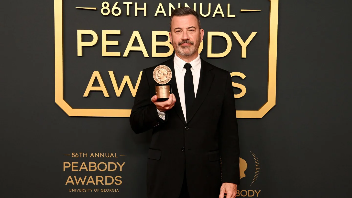 Jimmy Kimmel recibe premio Peabody y critica que hacer chistes sobre el presidente le gane un galardón