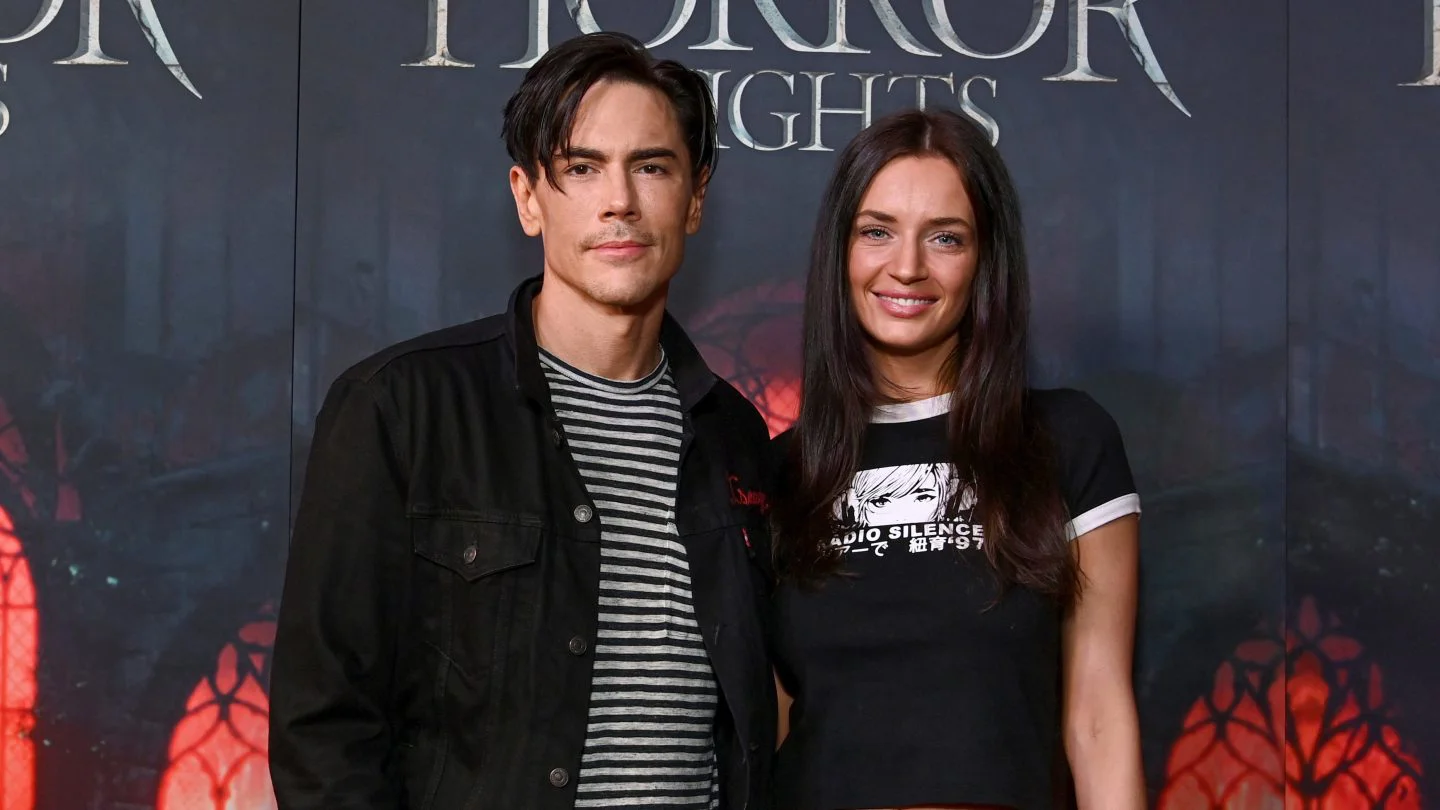 Video muestra a Tom Sandoval empujando al padre de su exnovia hacia una fogata; se solicitan órdenes de alejamiento mutuas