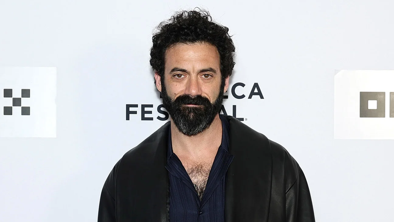 Morgan Spector será Robert Langdon en nueva serie de Netflix basada en 'The Secret of Secrets'