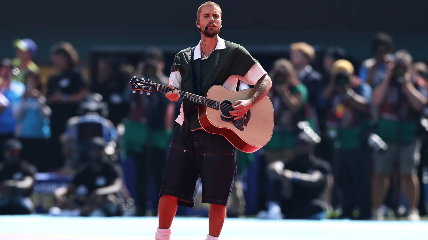 Zapatillas de Justin Bieber usadas en el Mundial se subastan por $26,400