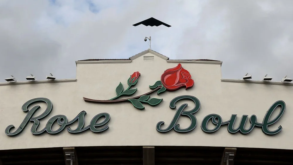 UTA firma con Tournament of Roses para representar Rose Bowl Game y Rose Parade