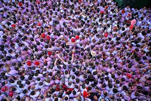 Inician los Sanfermines 2026 en Pamplona con multitudinario chupinazo