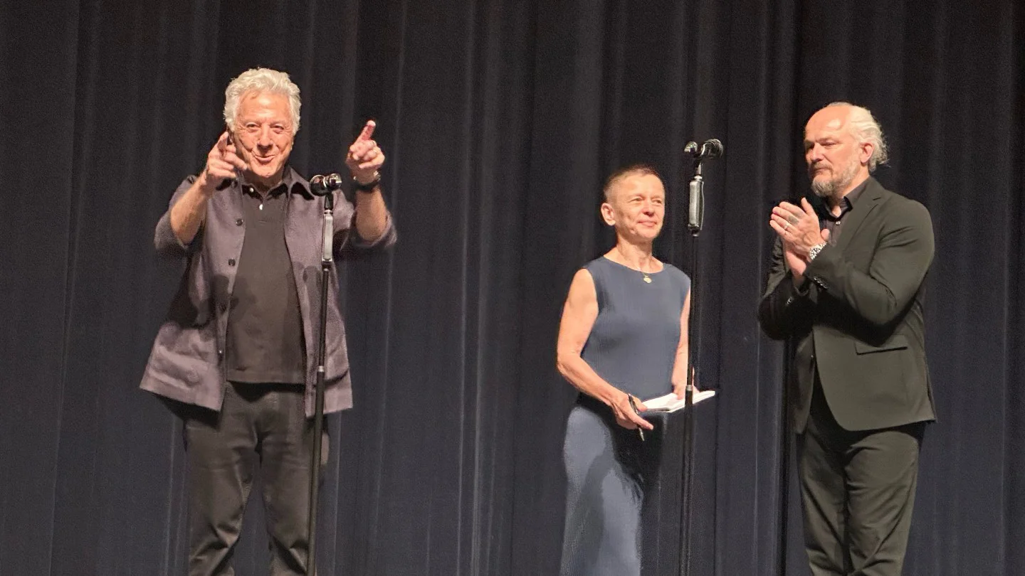 Dustin Hoffman compara la división actual de EE.UU. con la era de Vietnam y revela que su papel en 'El Graduado' fue un accidente