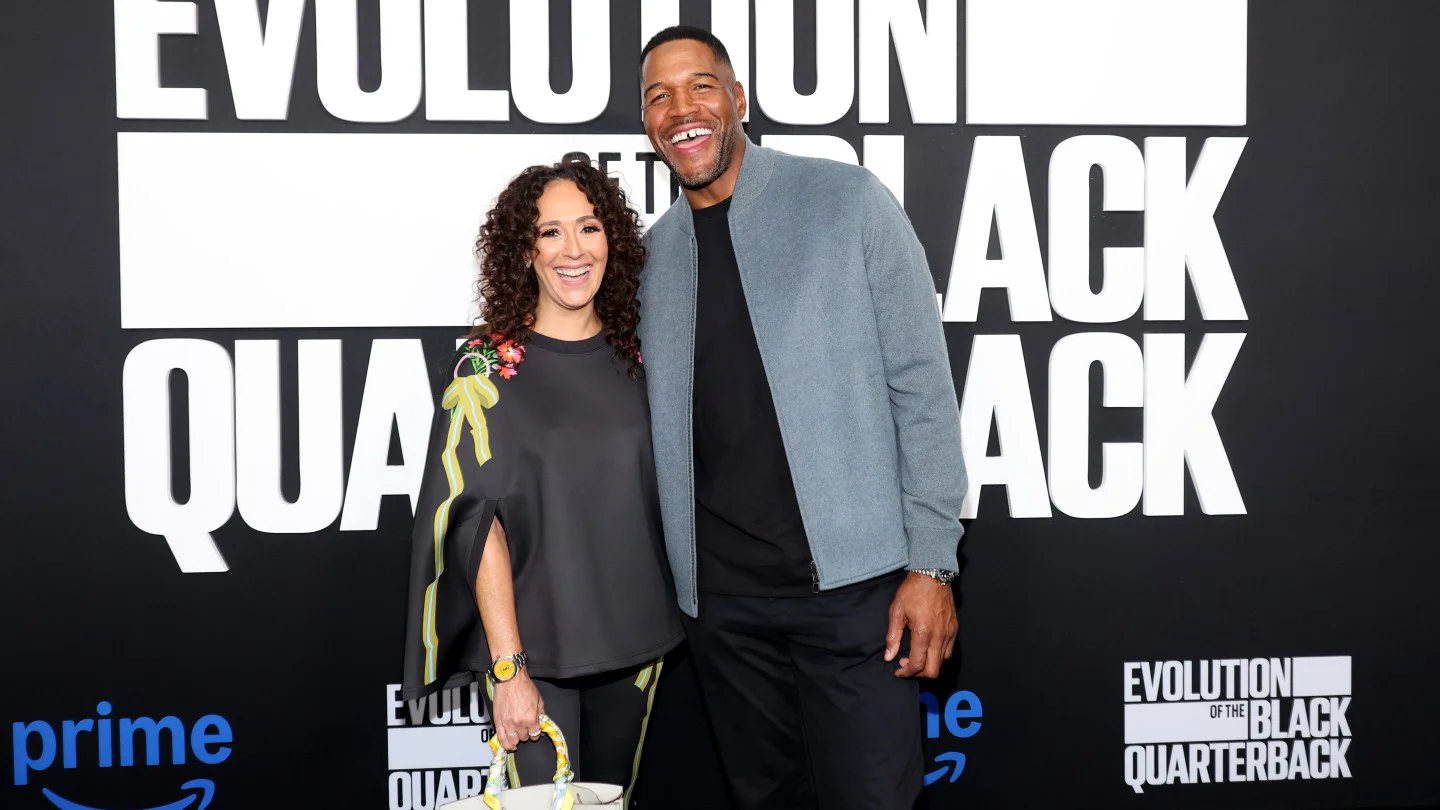 Michael Strahan lanza la red de podcasts 'The Intersection' en alianza con Sinclair's Amp