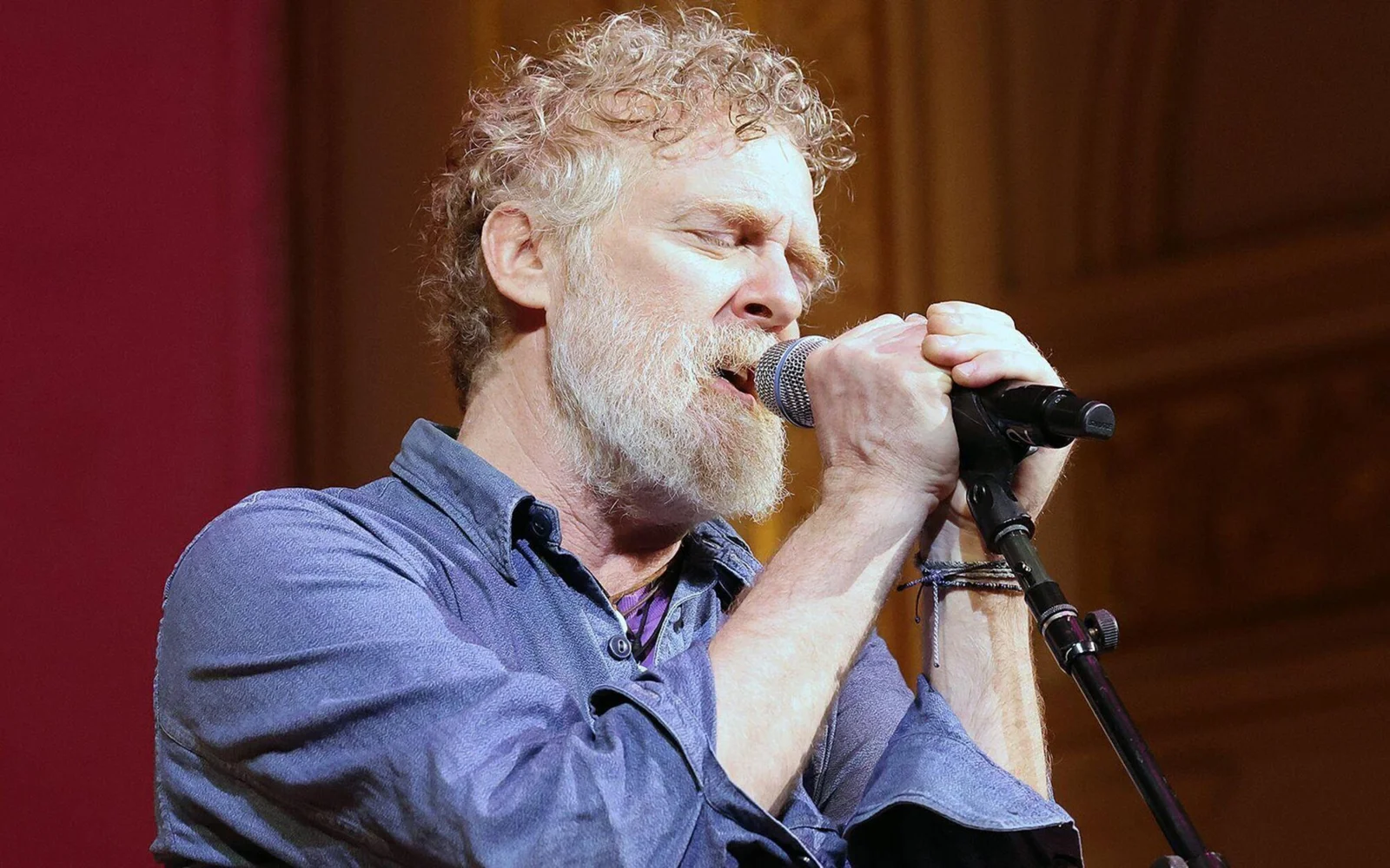 Muere Glen Hansard, músico ganador del Oscar, en accidente de moto en Dublín