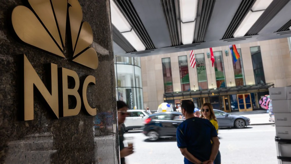 Ejecutivos de Comcast descartan venta de NBCUniversal pese a especulaciones sobre interés de Netflix