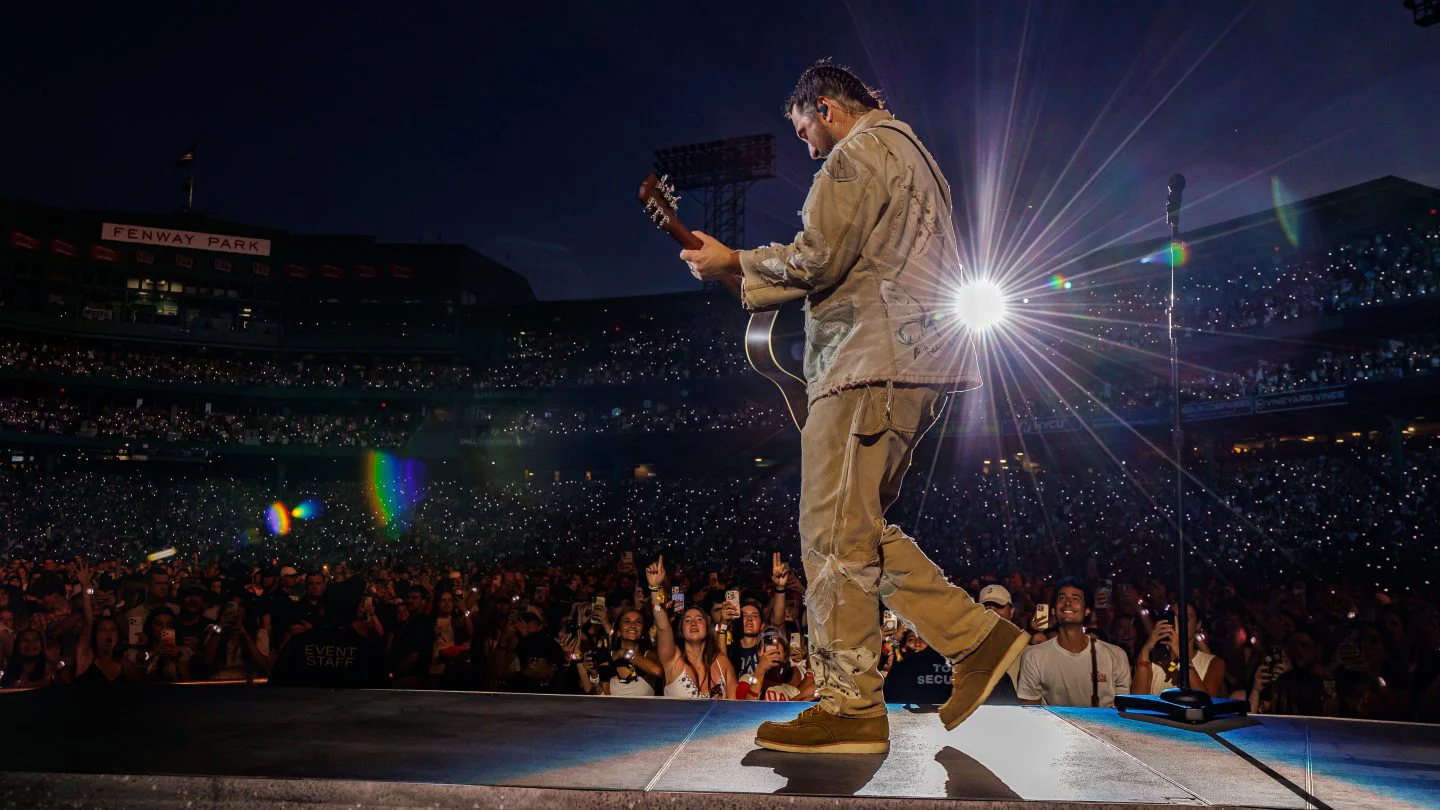 Noah Kahan cierra residencia récord de cuatro noches agotadas en Fenway Park