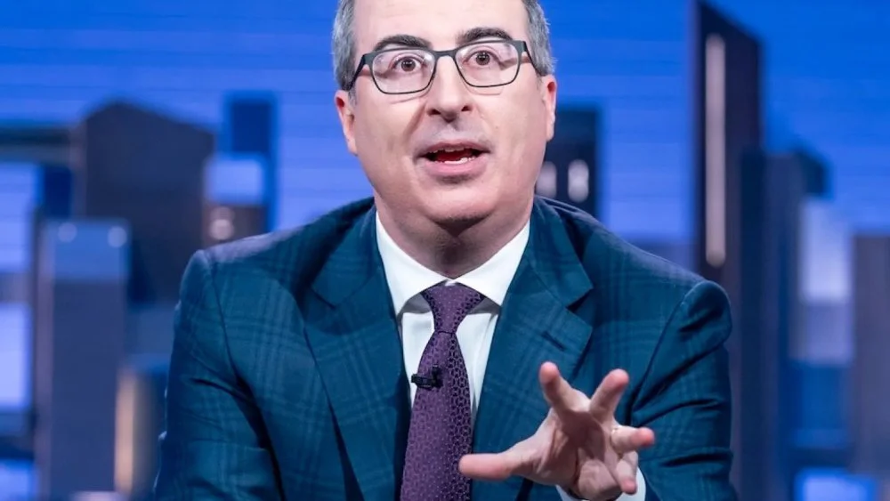 John Oliver expone negocios de criptomonedas de la familia Trump y ganancias por $2,200 millones