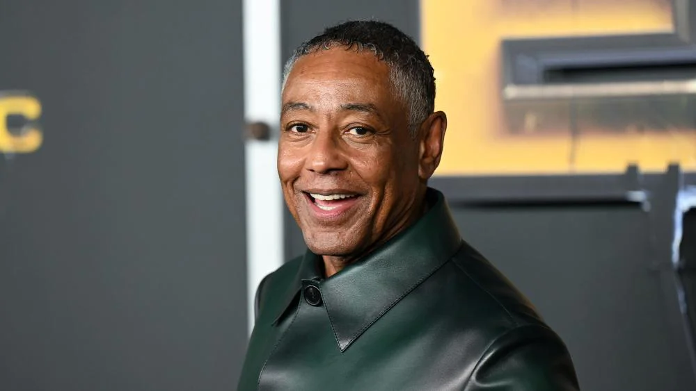 Giancarlo Esposito deja CAA y firma con UTA para representación global