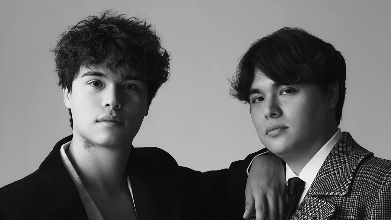 Stokes Twins firman acuerdo de contenido con Netflix
