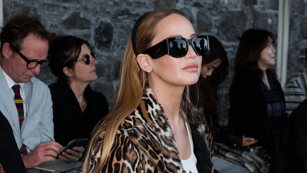 Gafas de sol extra grandes dominan la tendencia de verano con respaldo de celebridades y marcas de lujo