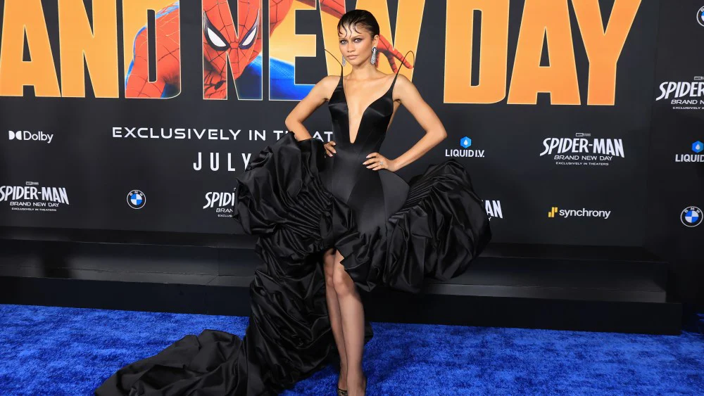 Zendaya luce diseño de Ashi Studio en estreno de 'Spider-Man: Brand New Day' en Los Ángeles